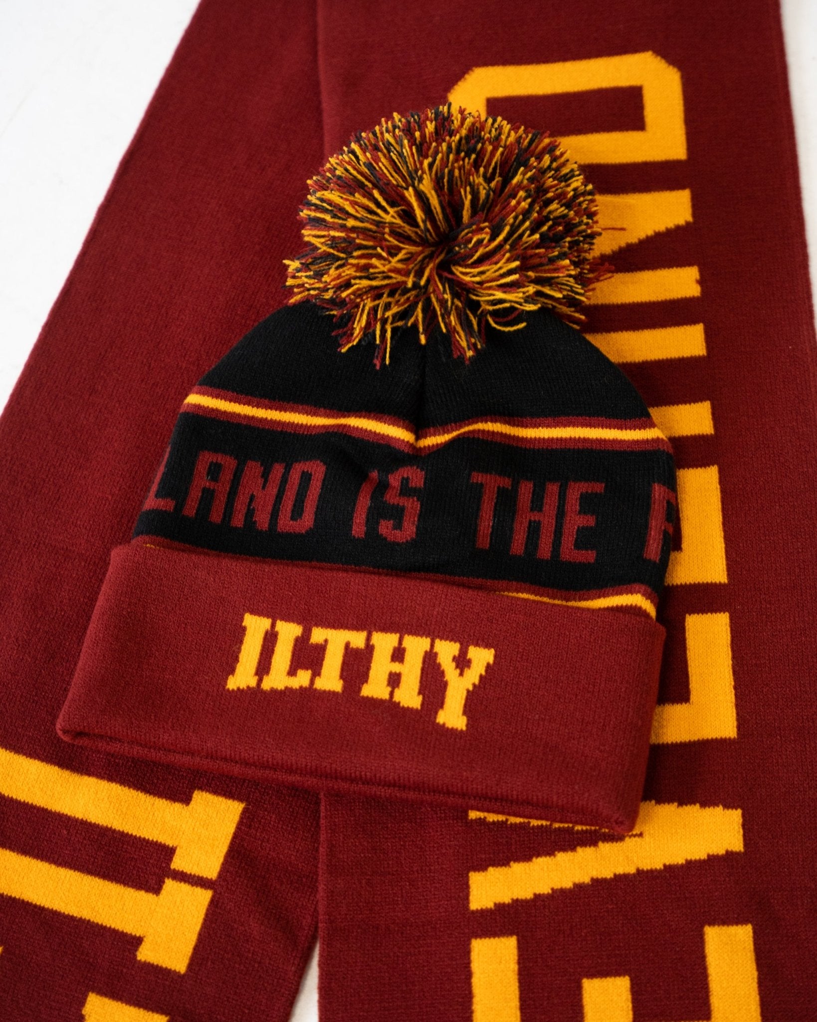 ILTHY® Premium Pom Beanie (Maroon) - ILTHY®