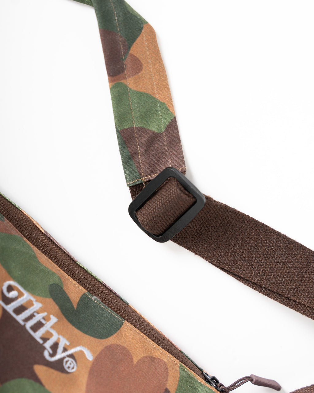 ILTHY® Heart Camo Sling Bag